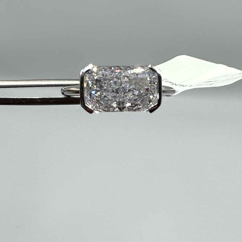 18k 3ct Radiant Cut Ring - Picture 10 of 15